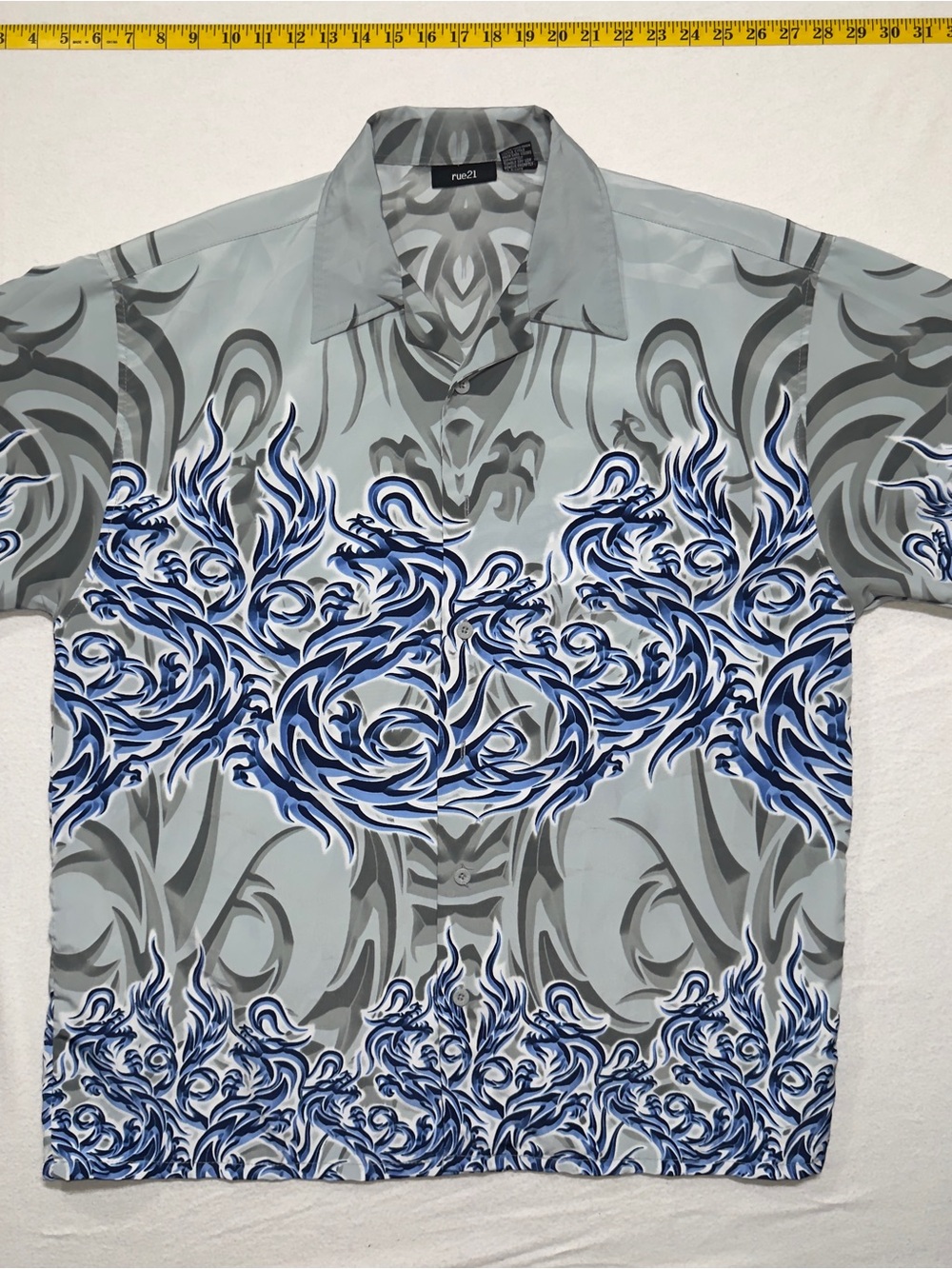 Rue21 Gray and Blue Short-Sleeve Button-Down Shirt y2k tribal